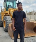 Встретьте Мужчинa : Médard, 27 лет до Франция  Lomé 